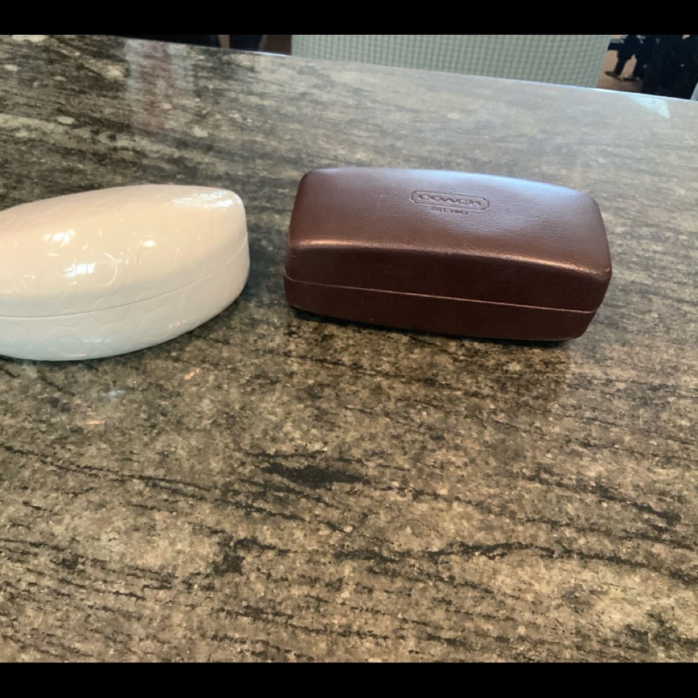COACH HARD CASES
